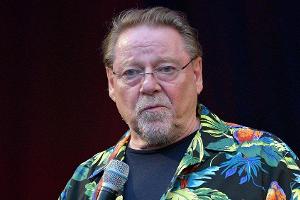 Mit dem Gendern wird für Jürgen von der Lippe die Sprache "verhunzt".