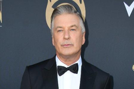 Alec Baldwin äußert sich bei Instagram zu der Behauptung, dass er die Behörden nicht unterstützen würde.