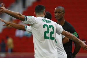 Afrika Cup: Schiedsrichter pfeift zweimal zu früh ab - Dreimal falsche Hymne