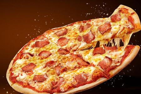 Rund, knusprig, Käse, lecker: Am 17. Januar ist Tag der italienischen Küche - und damit auch der Pizza.