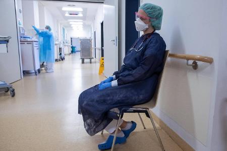 115.000 Pflegekräfte weltweit an Corona gestorben