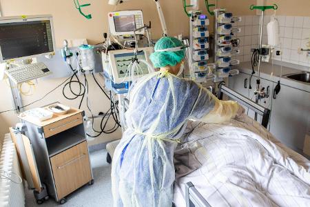 Verlegung Intensivpatientinnen Intensivpatienten Corona Überlastung