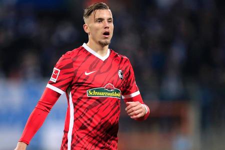 Brachte direkt Torgefahr ins Spiel, zögerte nach dem Umkurven von Kobel zunächst deutlich zu lange (50.), staubte wenig spät...