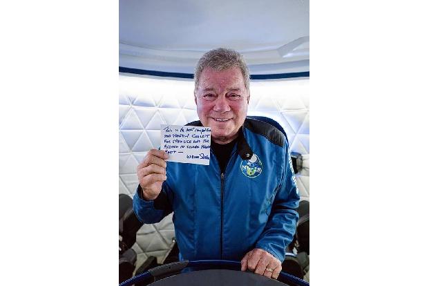 William Shatner ist mittlerweile 90 Jahre alt und war im Weltraum. Doch Captain Kirk blickt auch auf eine schillernde Sanges...