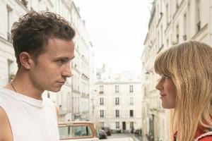 "Gott, Du kannst ein Arsch sein": Stefan "Steve" Matarella (Max Hubacher) trifft Steffi Pape (Sinje Irslinger).