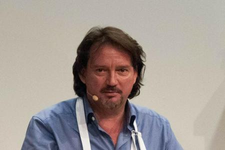 Zum TV kam Kolja Kleeberg (56) durch Mitarbeiter eines Fernsehsenders, die in seinem Restaurant öfter aßen. Sendungen wie 