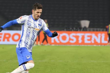 Ging mit dem Leder forsch zu Werke und setzte im Vorwärtsgang zu Dribblings an. Knüpfte aber kaum einmal zwei gelungene Akti...