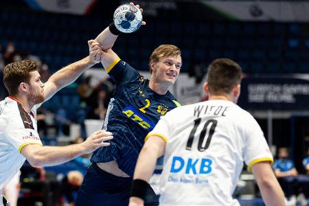 Die deutsche Handballnationalmannschaft verliert mit 21:25 (10:12) gegen Schweden, die Chance aufs EM-Halbfinale ist damit passé. Das DHB-Team hielt gegen den Favoriten mit, brachte sich allerdings durch eine Vielzahl an Fehlern um einen möglichen größeren Ertrag. Alle Spieler in der Einzelkritik: