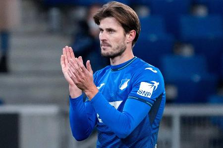 Kam in einer Phase, in der der BVB wieder mehr ins Spiel investierte. Stand defensiv sehr sicher und verteidigte mutig nach vorne. Solide Vorstellung des Norwegers, der erstmals in diesem Jahr auf dem Rasen stand.