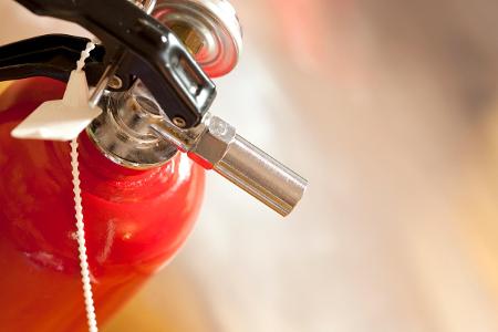 Gegenstände mit Verfallsdatum Feuerlöscher