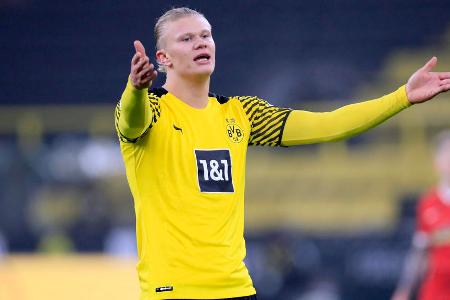 Dass der Torjäger die Westfalen im Sommer vorzeitig verlassen kann, ist ein offenes Geheimnis. Noch hat sich Haaland nicht entschieden. Mit Real Madrid, Manchester City und Co. stehen die Topklubs weiter Schlange. Angesichts der bis dato insgesamt enttäuschenden Dortmunder Saison ist ein Wechsel wahrscheinlich.