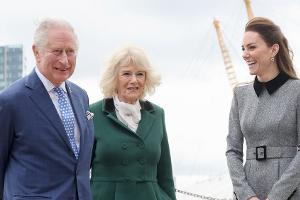 Herzogin Kate alleine mit den Schwiegereltern