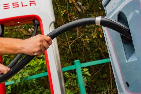 02/2022, E.C.D. Land Rover Defender 110 mit Tesla-Antrieb