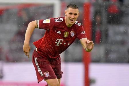 Wirkte von den Diskussionen um seine Person nicht unbeeindruckt und stand mehr als einmal neben sich. Agierte schon bei den ersten Annäherungsversuchen der Gäste anfällig im Positionsspiel. Schlug vor dem 1:1 schließlich ein Luftloch auf der Linie (28.).