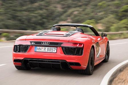 Den Supersportler charakterisiert ein kantiges Design