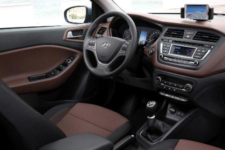 Gute Verarbeitung der fertigen Materialien im Innenraum