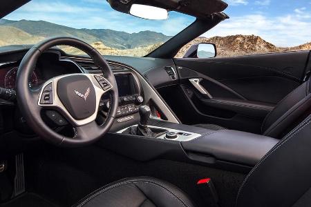 Innenansicht: Hochwertige Verarbeitung, sehr gute Sportsitze