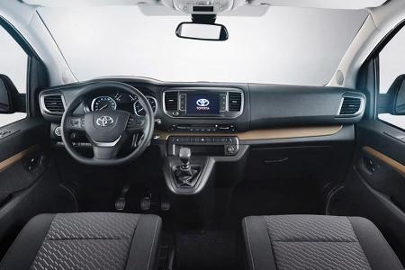 Proace-Innenraum: Auf Wunsch Sitze mit Massagefunktion