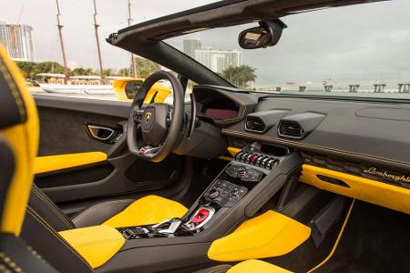 Das Cockpit des Huracàn erinnert an das eines Kampfjets