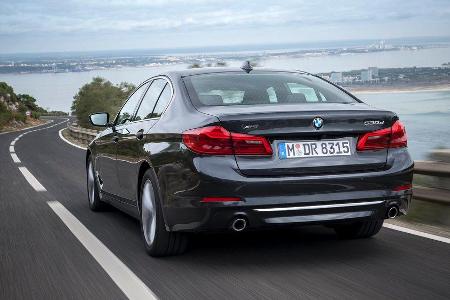 Sehr gut zu sehen: Die markanten Rückleuchten des neuen Fünfers