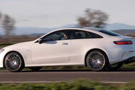 Mit der E-Klasse setzt Mercedes die Coupé-Tradition fort