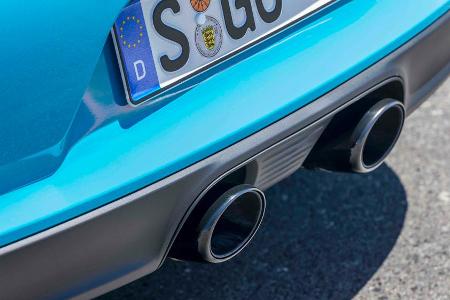 Aus den Endrohren entweicht der Sound von 450 PS