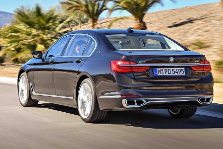 Der Zwölfzylinder wurde von der M GmbH geschärft