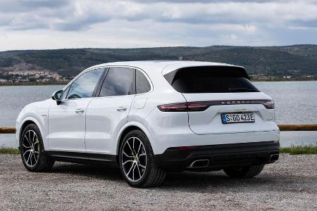 Rein äußerlich unterscheidet sich der E-Hybrid nur in Details von den Benzinern