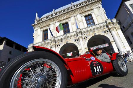 Historische Gebäude, stillvolle Wagen, schönes Wetter, kulinarische Genüsse - die Mille Miglia ist inzwischen eine reine Gen...