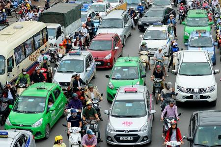 Niemand steht gerne im Stau. TomTom, Hersteller von Navigationssystemen, hat ausgewertet, in welchen Städten man besonders l...