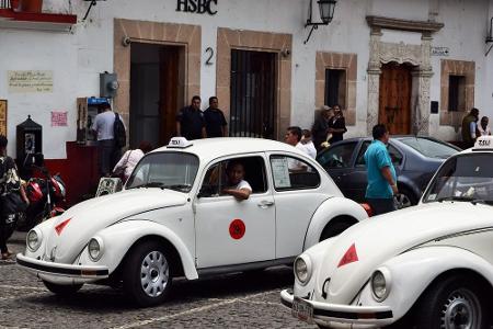 In Mexiko wurden jahrelang Käfer, Vochos, als Taxis benutzt. Bis vorgeschrieben wurde, dass ein Taxi vier Türen haben muss.