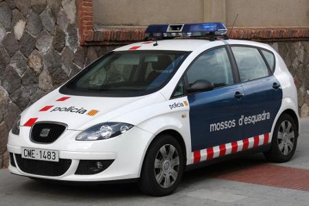 Dreimal dürfen Sie raten, mit welcher Marke die spanische Polizei Patrouille fährt? Genau, in Seats.