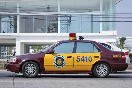 Erstaunlich bunt ist die Highway Patrol in Thailand unterwegs.