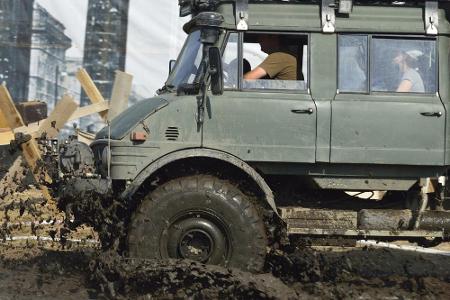 Er besitzt Steigfähigkeit von bis 110 Prozent und eine Wattiefe bis 1,2 Meter. Wo anderen aufgeben müssen, kommt das 