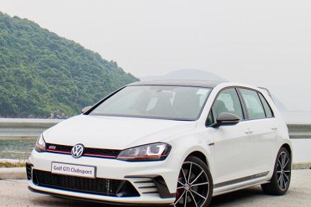 Spaß ist auch das Stichwort für den VW Golf GTI Clubsport: 265 PS Sorgen für ein fettes Grinsen bei der Ausfahrt aus der Kur...