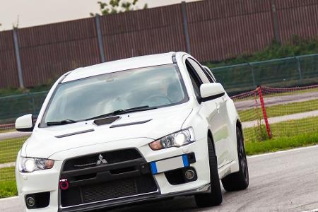 Leider ist der Mitsubishi Lancer Evo X aus dem Modellprogramm der Japaner geflogen. Aber es findet sich sicherlich noch ein ...