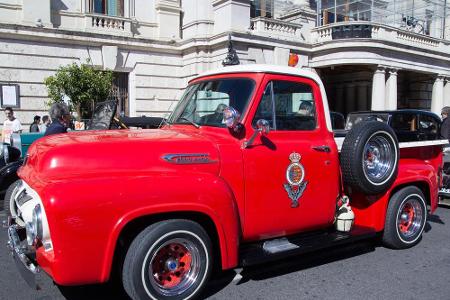 Ein Schwergewicht ist dagegen der Ford F-100, welcher unter dem Namen F-150 nun in der 13. Generation produziert wird. Große...