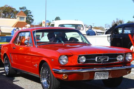 Auch der Ford Mustang spiele in vielen Hollywood-Produktionen eine Hauptrolle. Wer erinnert sich nicht an den legendären 68e...