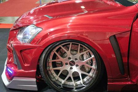 Tiefer geht immer, mag sich der Besitzer dieses Autos gedacht haben, das auf einer Autoausstellung in Thailand präsentiert w...