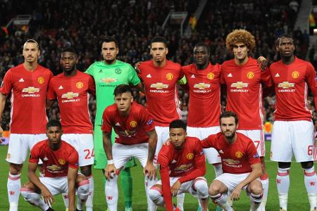 Es ist Manchester United. Der Verein ist der umsatzstärkste Verein der Welt, der zudem vergangene Saison die UEFA Europa Lea...