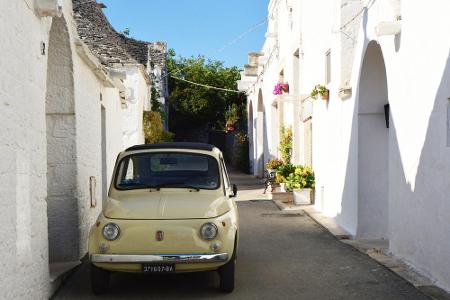 Der Fiat Nuova 500 war das Symbol Italiens in den 60ern und 70ern. Die Italiener liebten ihren Kleinstwagen und kauften rund...