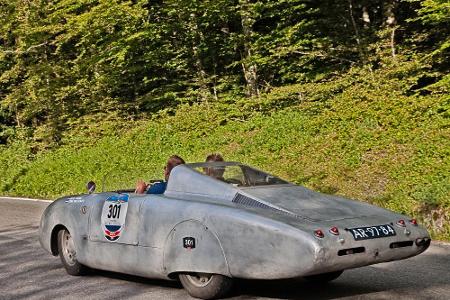 Dieses Sportauto kennen nur die besten Automobilfachmänner. Es ist ein Werksrennwagen, der nur einmal konstruiert wurde. Er ...