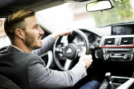Eine der wichtigsten Variablen beim Spritfahren ist der Fahrer selbst. Wer vorausschauend fährt und sich an die Geschwindigk...