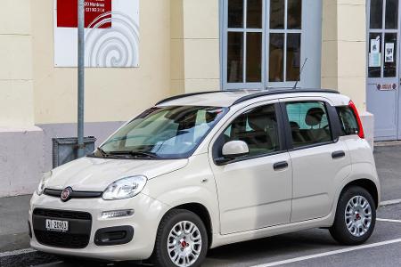 Der Fiat Panda ist mit seinen 3650 mm nur minimal kleiner als der Fiat 500. Das kastenförmige Fahrzeug bietet ausreichend Pl...
