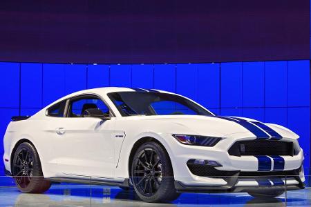 Das Haifischmaul des aktuellen Mustang (im Bild ein Mustang GT 350 Shelby Cobra) kommt einem so irgendwie bekannt vor...