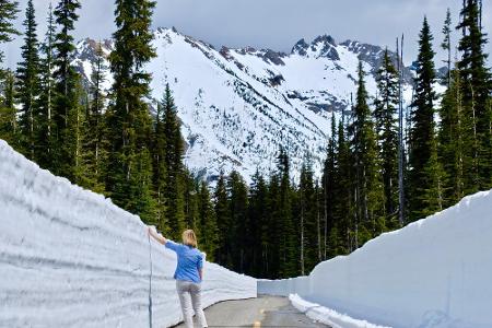 Im hohen Nordosten der USA liegt der schöne North Cadcades National Park. Im Sommer ist der State Highway 20 locker befahrba...