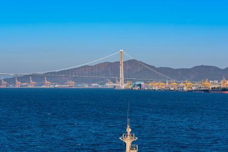 Platz 7: Die Yi-Sun-sin-Brücke ist eine erst im Jahr 2012 eröffnete Hängebrücke in Südkorea. Sie ist über 2,3 Kilometer lang...