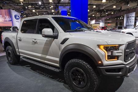 Etwas besser für das Gelände ist der Ford F-150 Raptor geeignet. Mit einigen Modifikationen ausgestattet, bringt es dieser P...