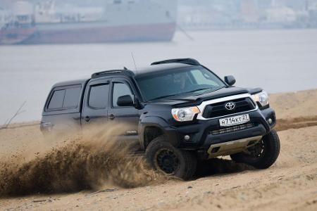 Auch Toyota mischt bei den großen Pick-ups mit. Der Tacoma, der mittlerweile in der dritten Generation gebaut wird, ist bei ...