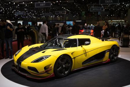 Vom Koenigsegg Agera gibt es mehrere Varianten. Bereits die Basis-Edition des Schweden fährt mit einem V8-Motor samt zwei Tu...